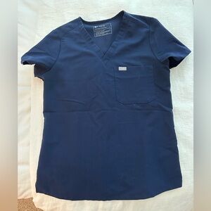 Figs Catalina One pocket scrub top